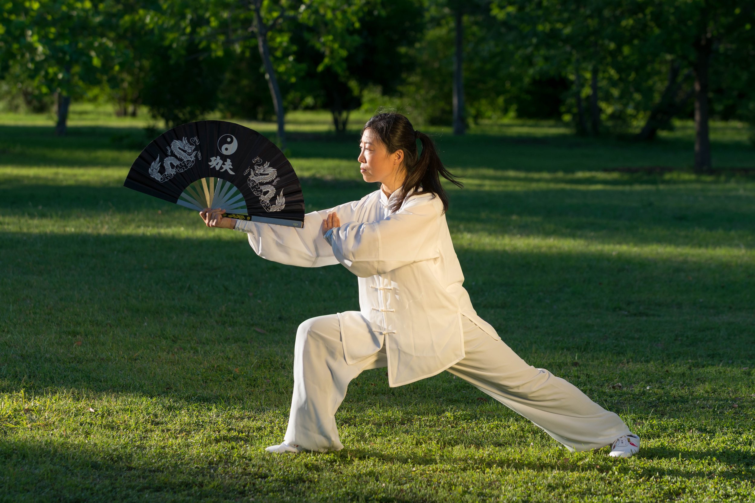 Nici mersul pe jos, nici yoga: cel mai bun exercițiu cu impact redus pentru persoanele peste 70 de ani cu probleme la picioare