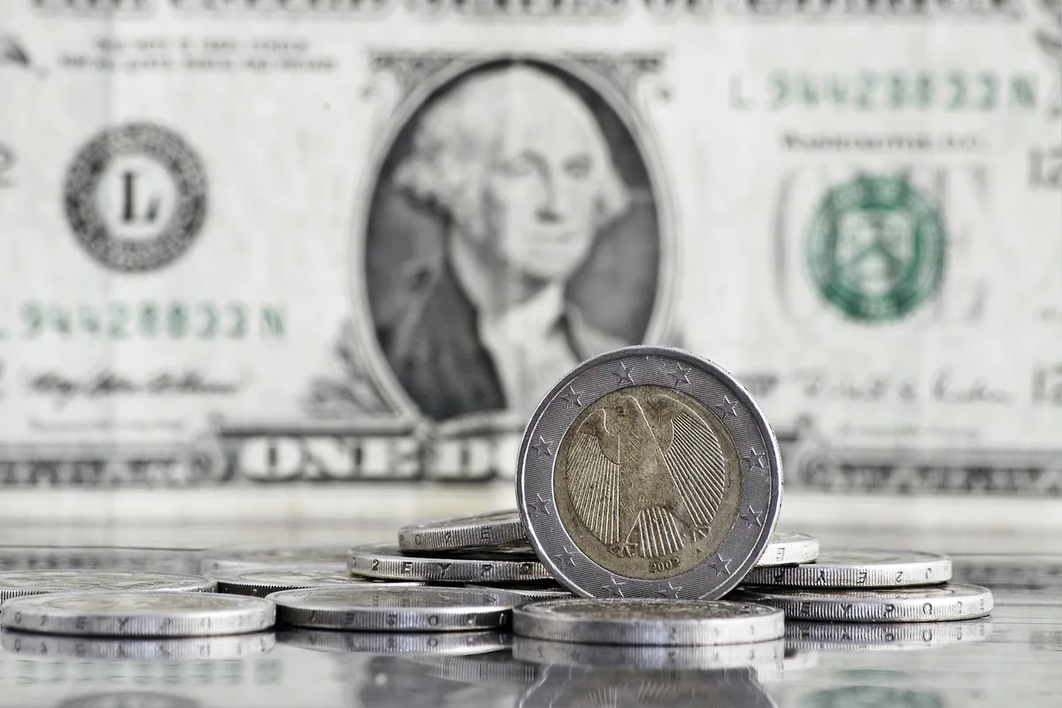 Dólar: un informe de más de 40 consultoras proyecta a cuánto llegará en 2025 y 2026