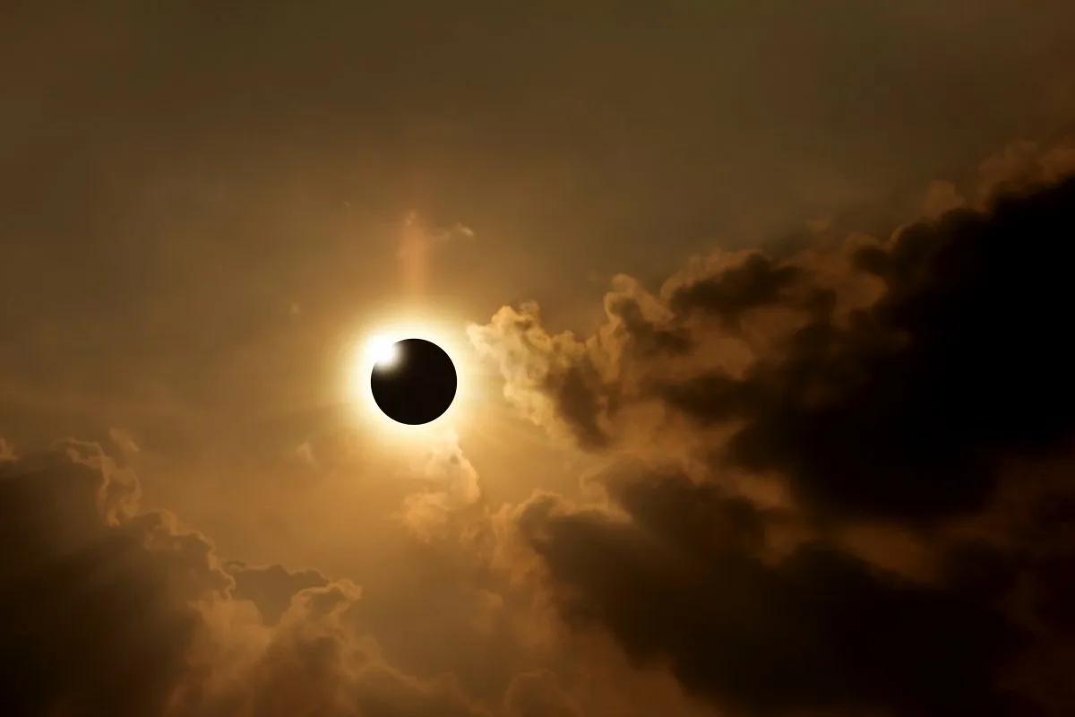 Șase minute de noapte la amiază: eclipsa care va paraliza jumătate din planetă