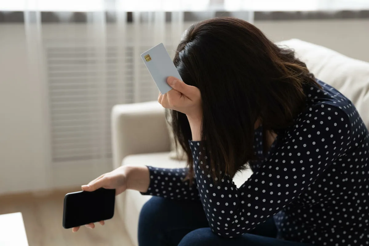 Dacă telefonul dvs. mobil prezintă aceste semne, fiți atenți, deoarece ar putea fi spionat conturile dvs. bancare
