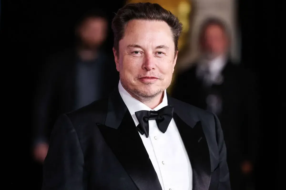 Cel mai bogat miliardar din lume, Elon Musk, renunță la lux în favoarea minimalismului techwear