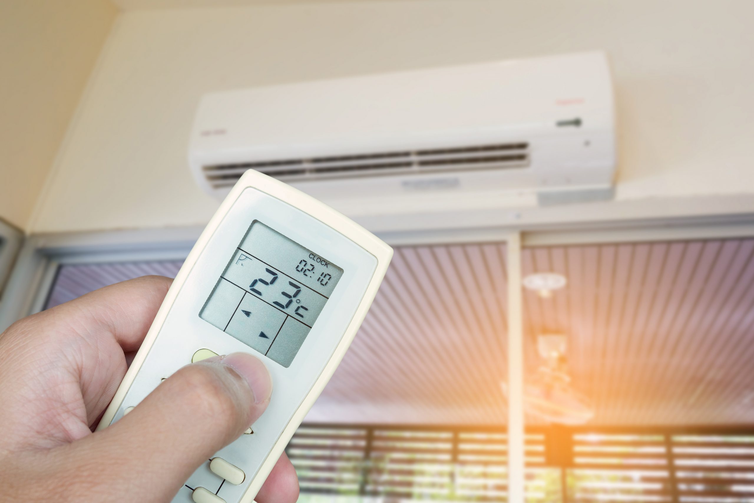 Cel mai mare consumator de energie din sufragerie: consumă de două ori mai multă energie decât aparatul de aer condiționat