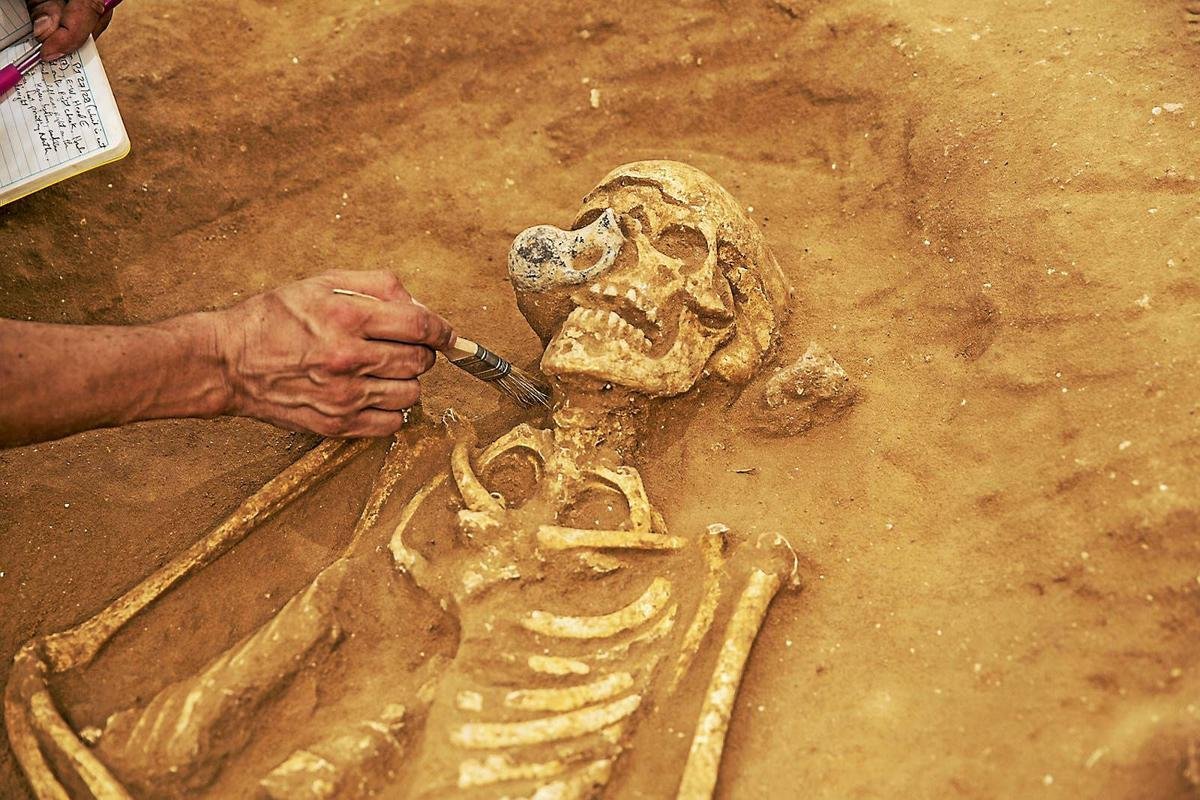 Uimire printre arheologi la descoperirea a 317 schelete umane îngropate într-un centru comercial inospitalier