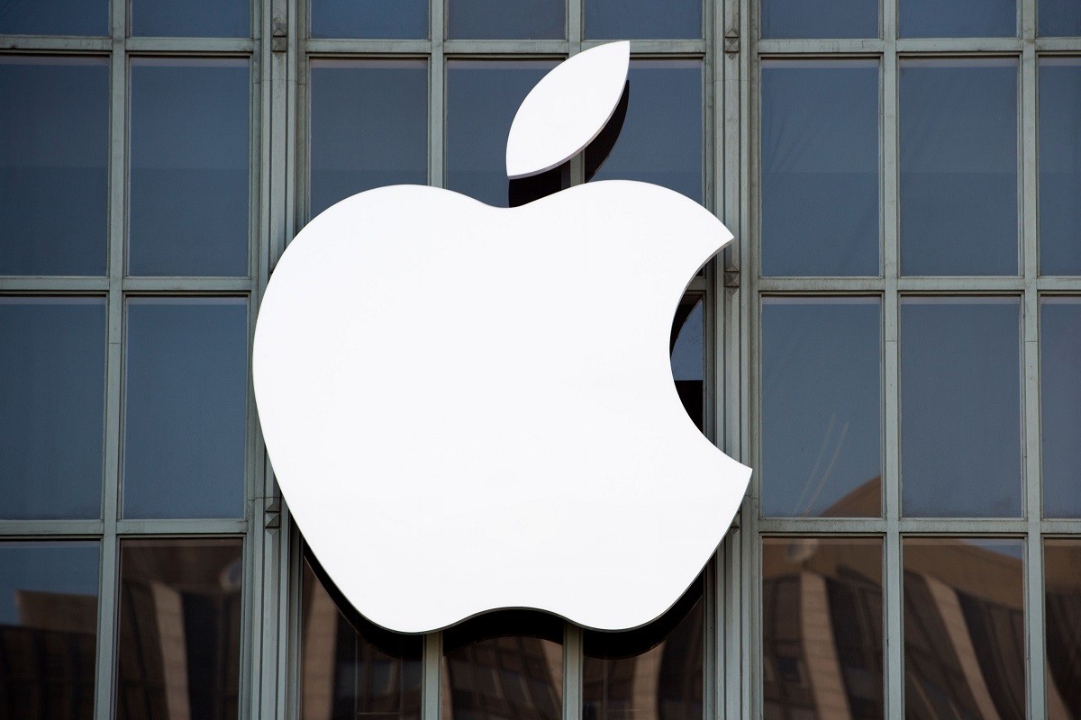 Primul logo Apple era o operă de artă victoriană. Steve Jobs îl ura atât de mult încât a rezistat doar șase luni
