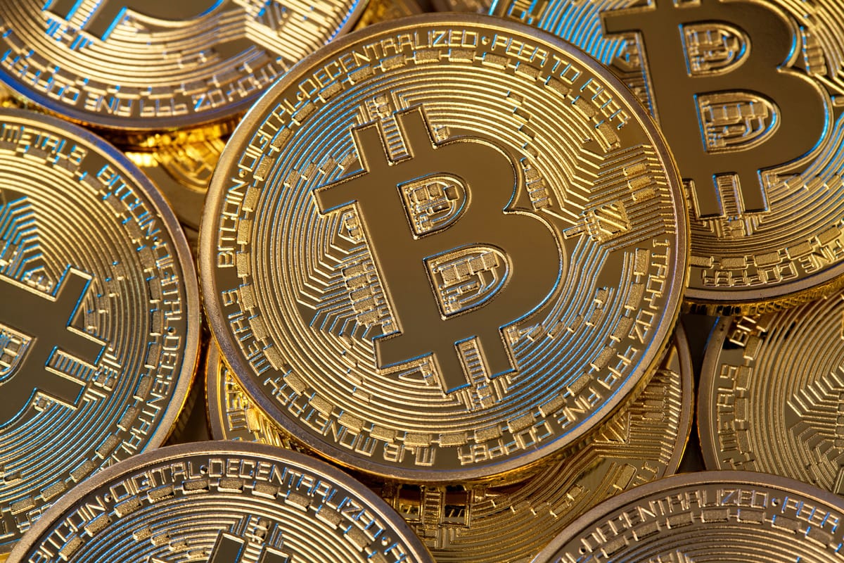 Oameni obișnuiți au devenit milionari peste noapte: secretul boomului bitcoin, despre care băncile nu spun nimic