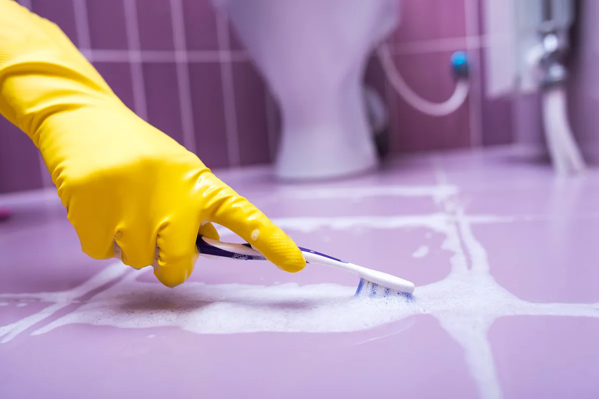 Nu este doar pentru curățare: de ce se recomandă stropirea cu bicarbonat de sodiu a gresiei
