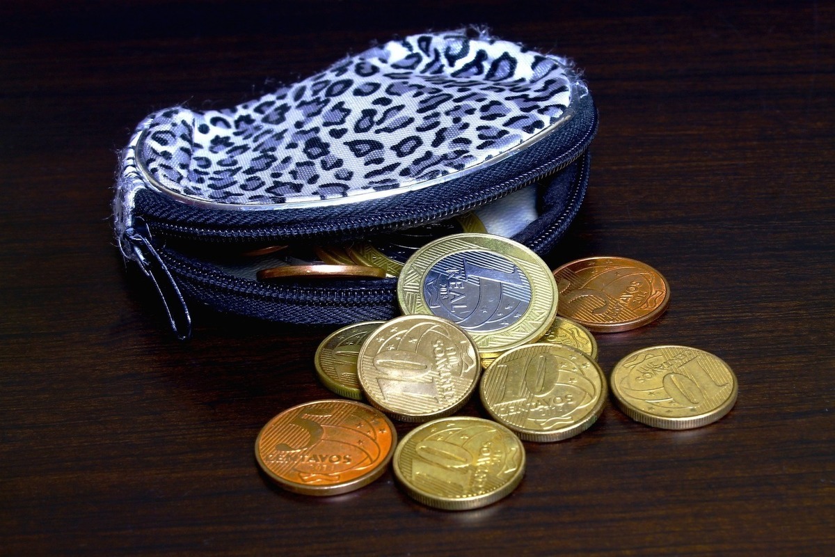 Așa arată moneda de 1 euro pe care o poți avea în portofel și pentru care se cer 45.000 de euro