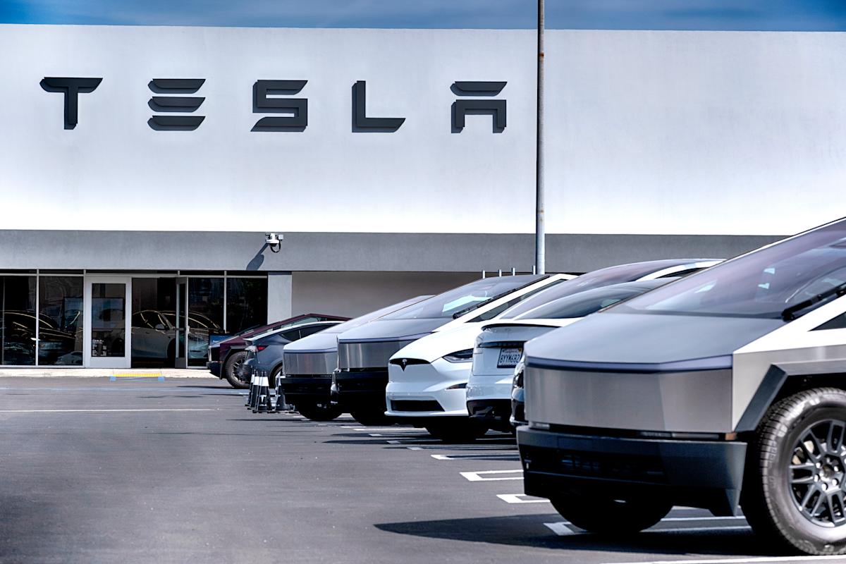 China plătește 557.000.000 de dolari companiei Tesla, dar nu pentru a produce mai multe mașini electrice pe teritoriul său