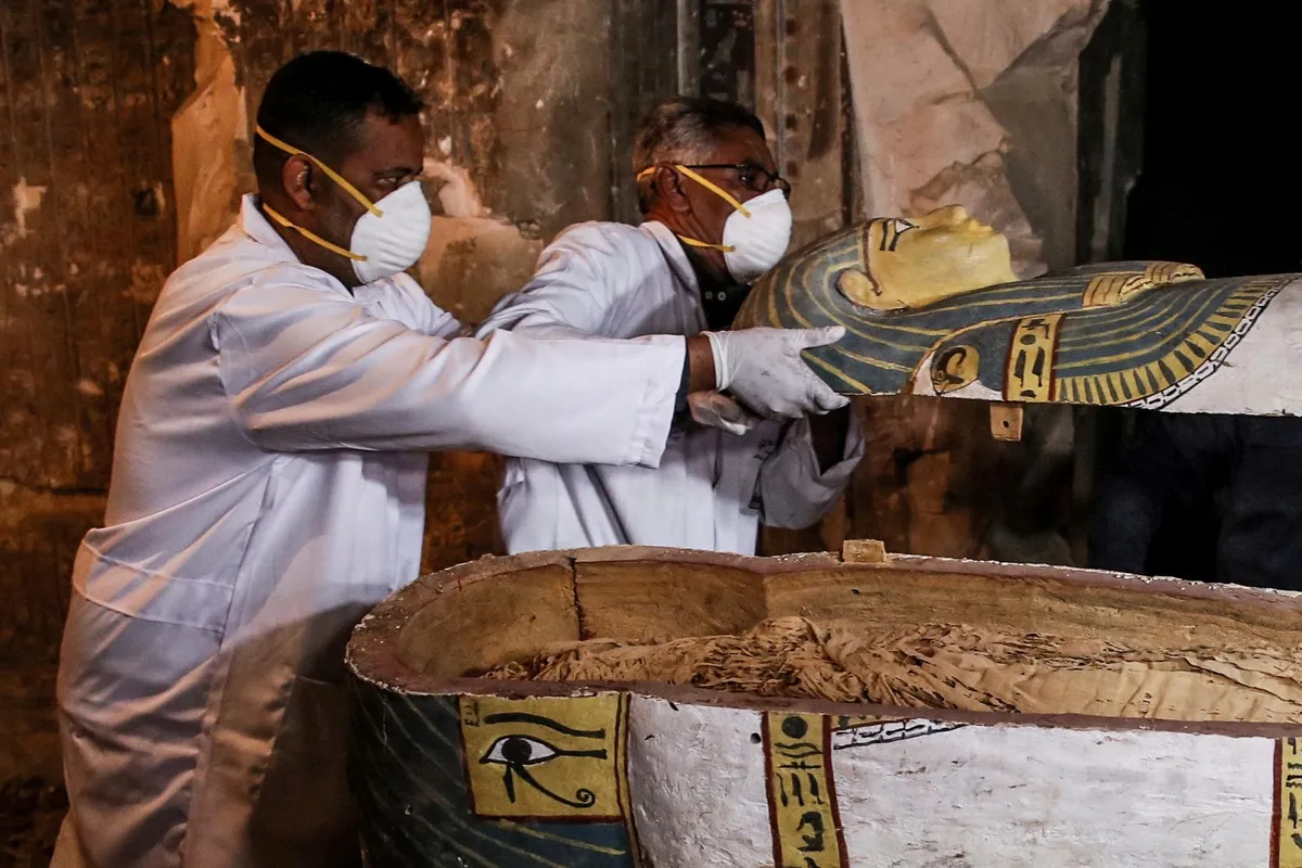 Restauratori egipteni redau strălucirea secretelor lui Tutankhamon
