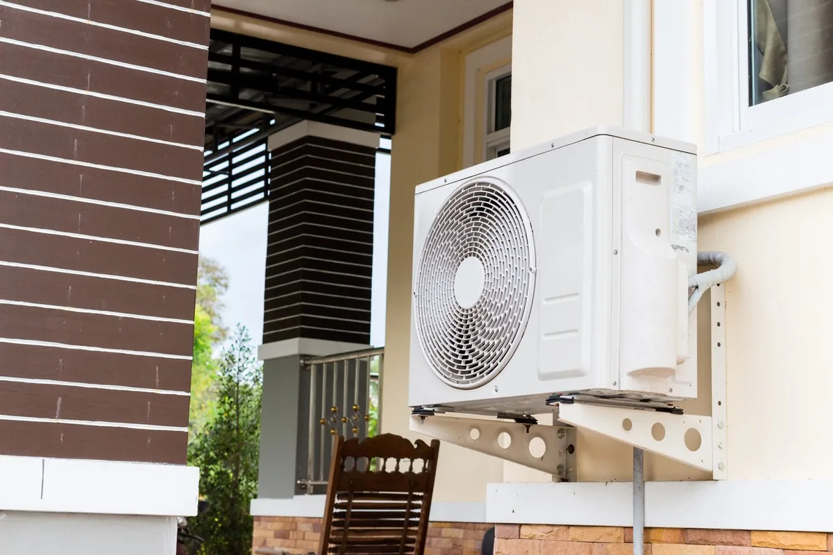 Dacă aveți mai multe aparate de aer condiționat în casă, setarea tuturor la aceeași temperatură poate să nu fie cea mai bună idee pentru a economisi energie.