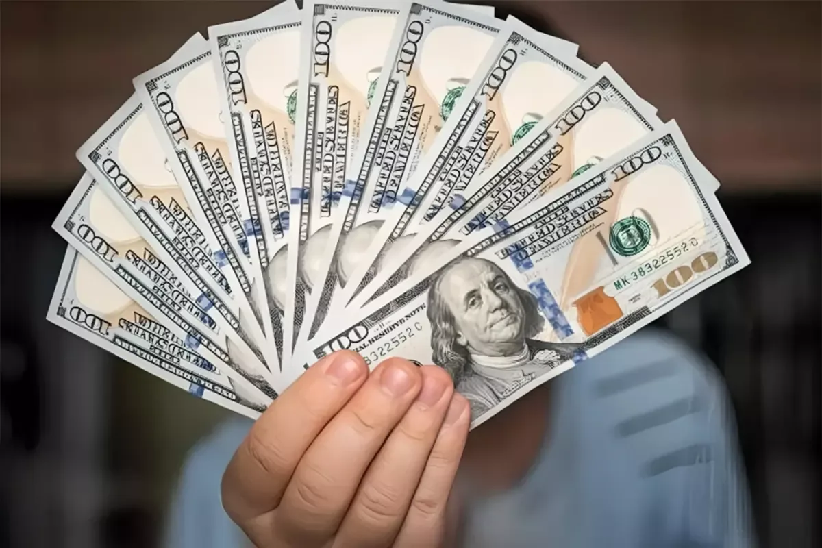 Cât a costat dolarul pe 4 iulie