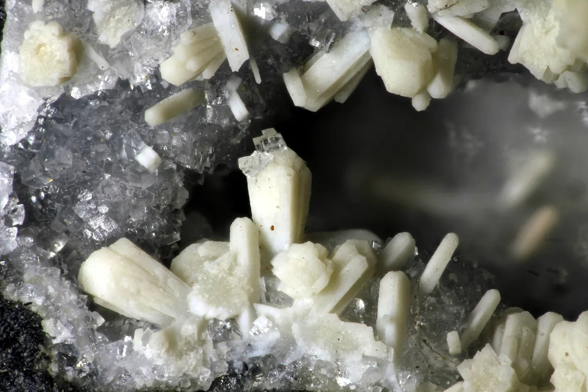 Descoperirea secolului: o scrisoare pierdută a condus oamenii de știință la cel mai rar mineral de pe planetă