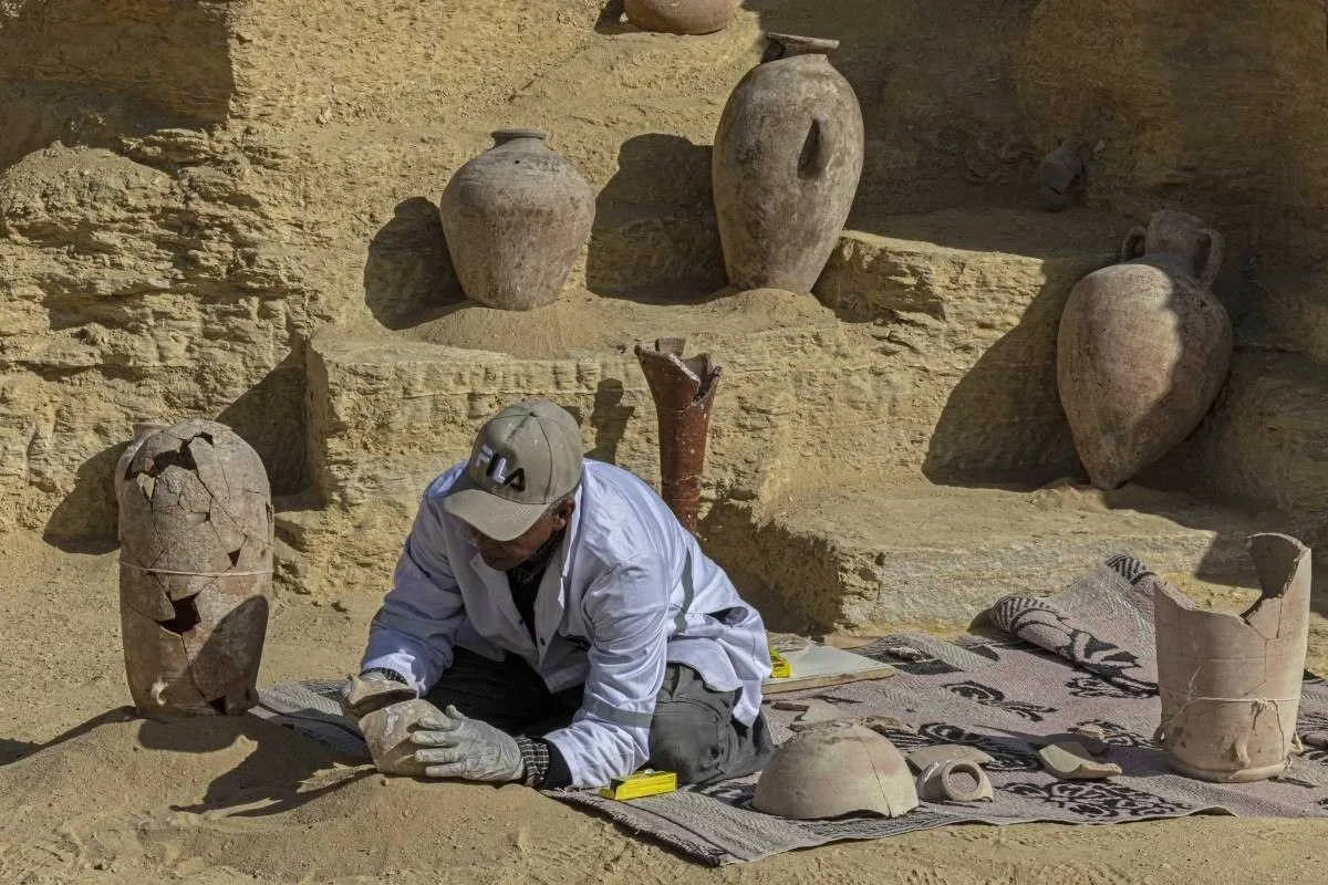Tehnologie avansată. O descoperire ascunsă în apropierea piramidelor din Giza reînvie teoriile despre secretele Egiptului antic