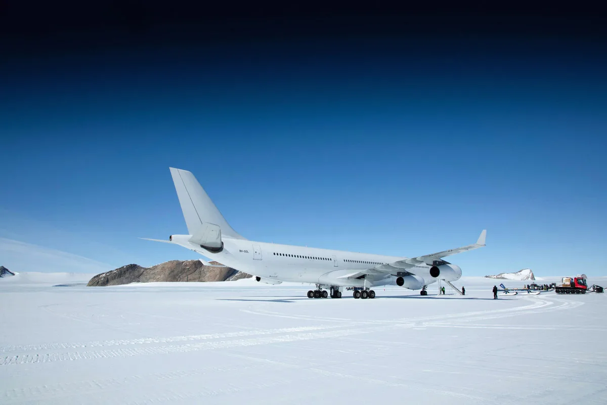 Un american încearcă să călătorească singur pe cele șapte continente și este interceptat în Antarctica: „A furnizat informații false”