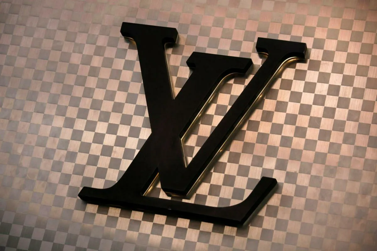 Louis Vuitton a avut nevoie de 7 ani pentru a aduna 27 de diamante galbene pentru a crea cel mai exclusivist colier văzut vreodată