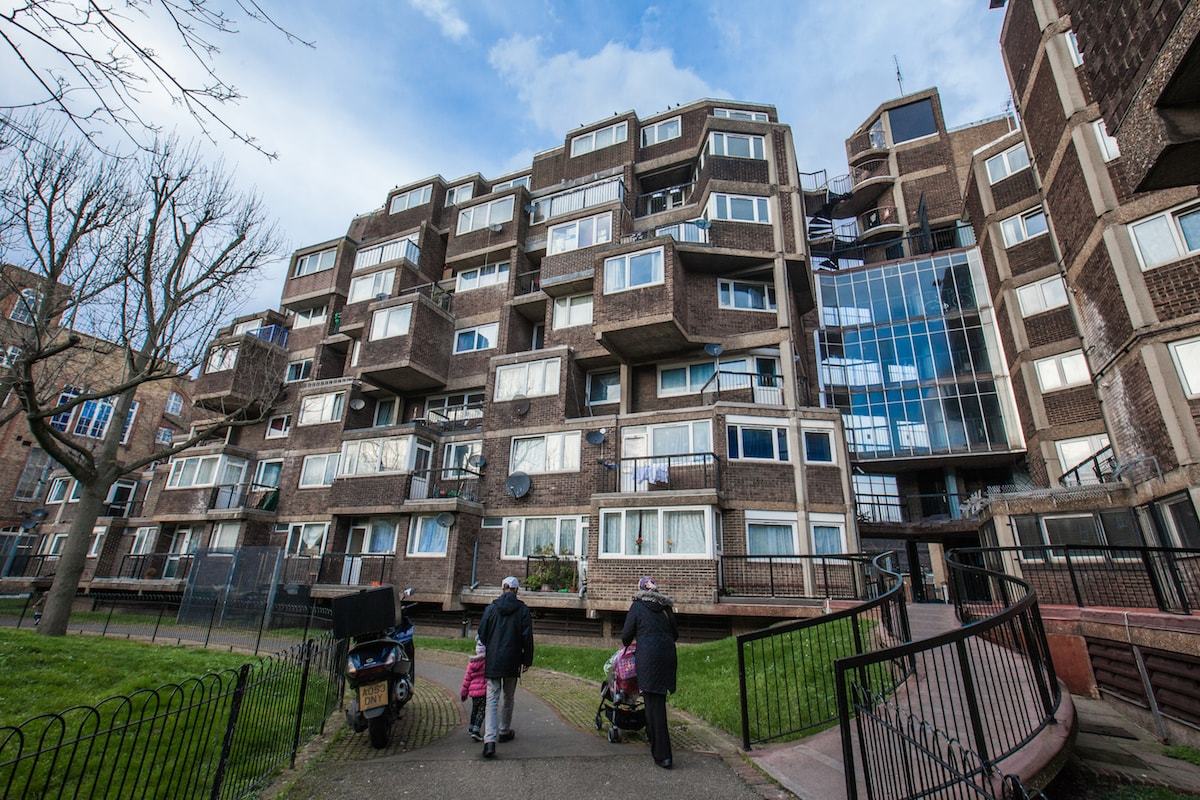 O familie care are 1.600 de euro pe lună pentru chirie rămâne pe stradă pentru că nu găsește un apartament: criza locuințelor din Bruxelles