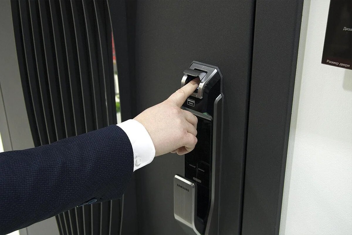 Dacă aveți o încuietoare conectată, vă recomand să dezactivați această funcție imediat: este ca și cum ați lăsa ușa deschisă.